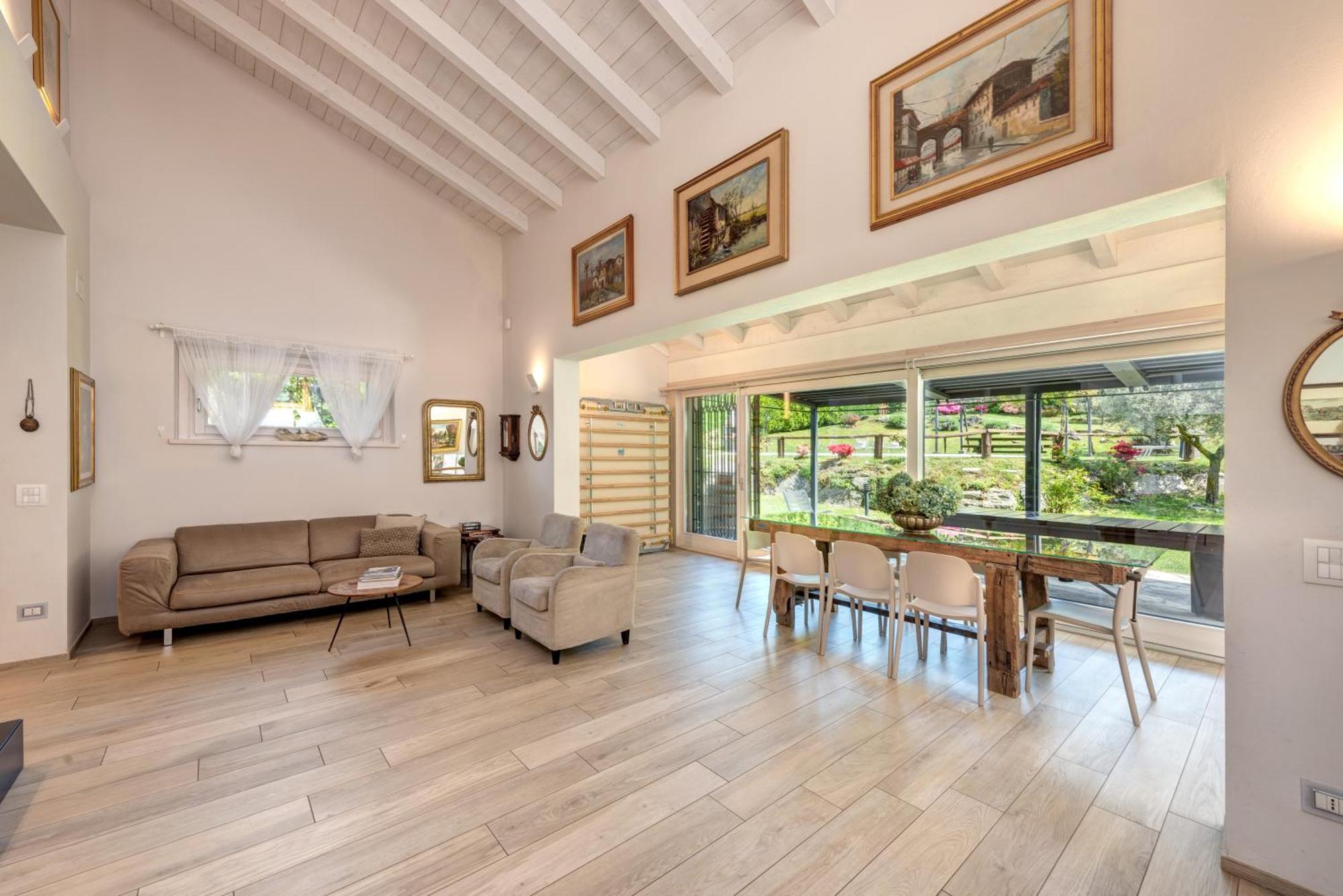 Villa La Corte With Amazing Pool And Garden Colico Exterior foto