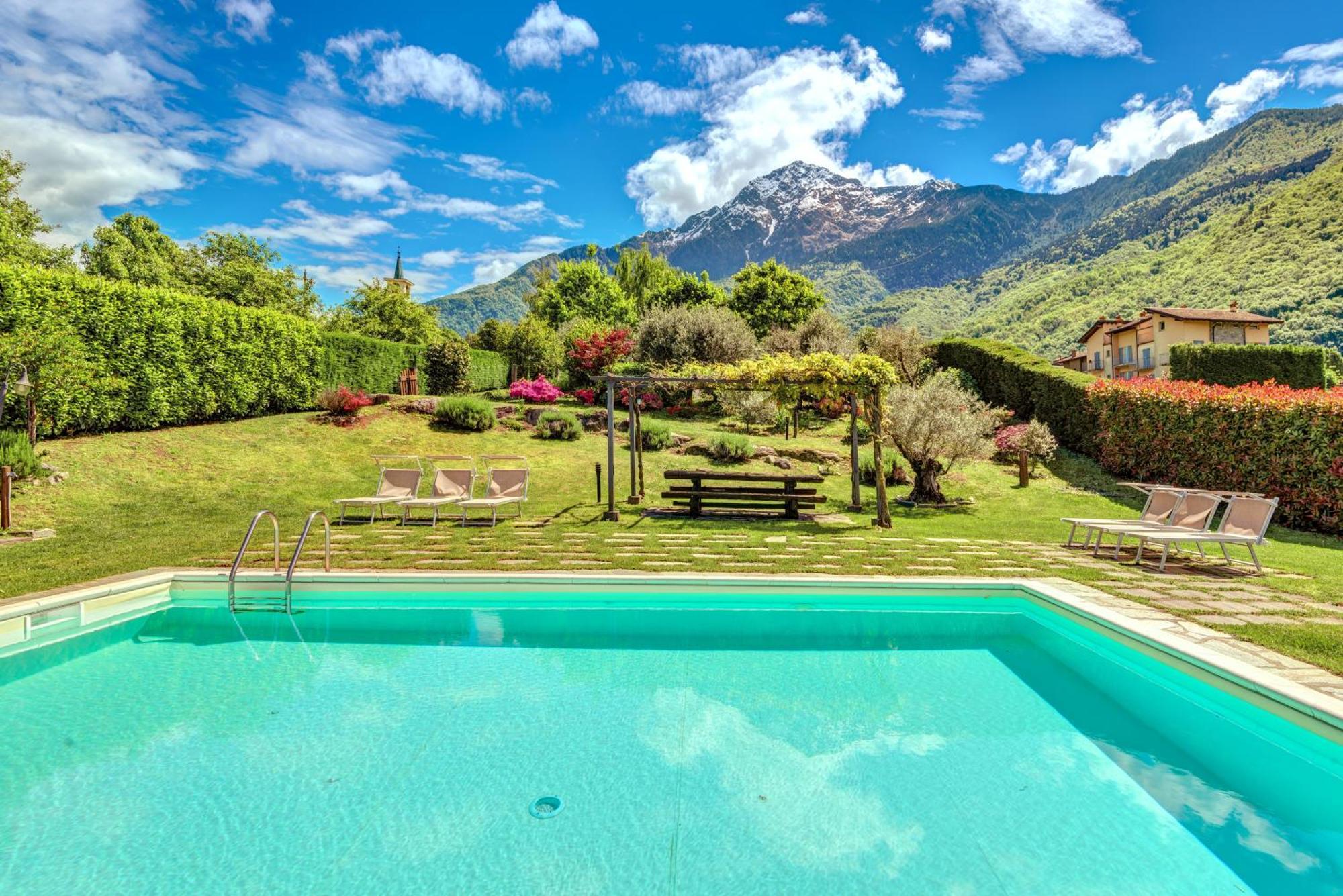 Villa La Corte With Amazing Pool And Garden Colico Exterior foto