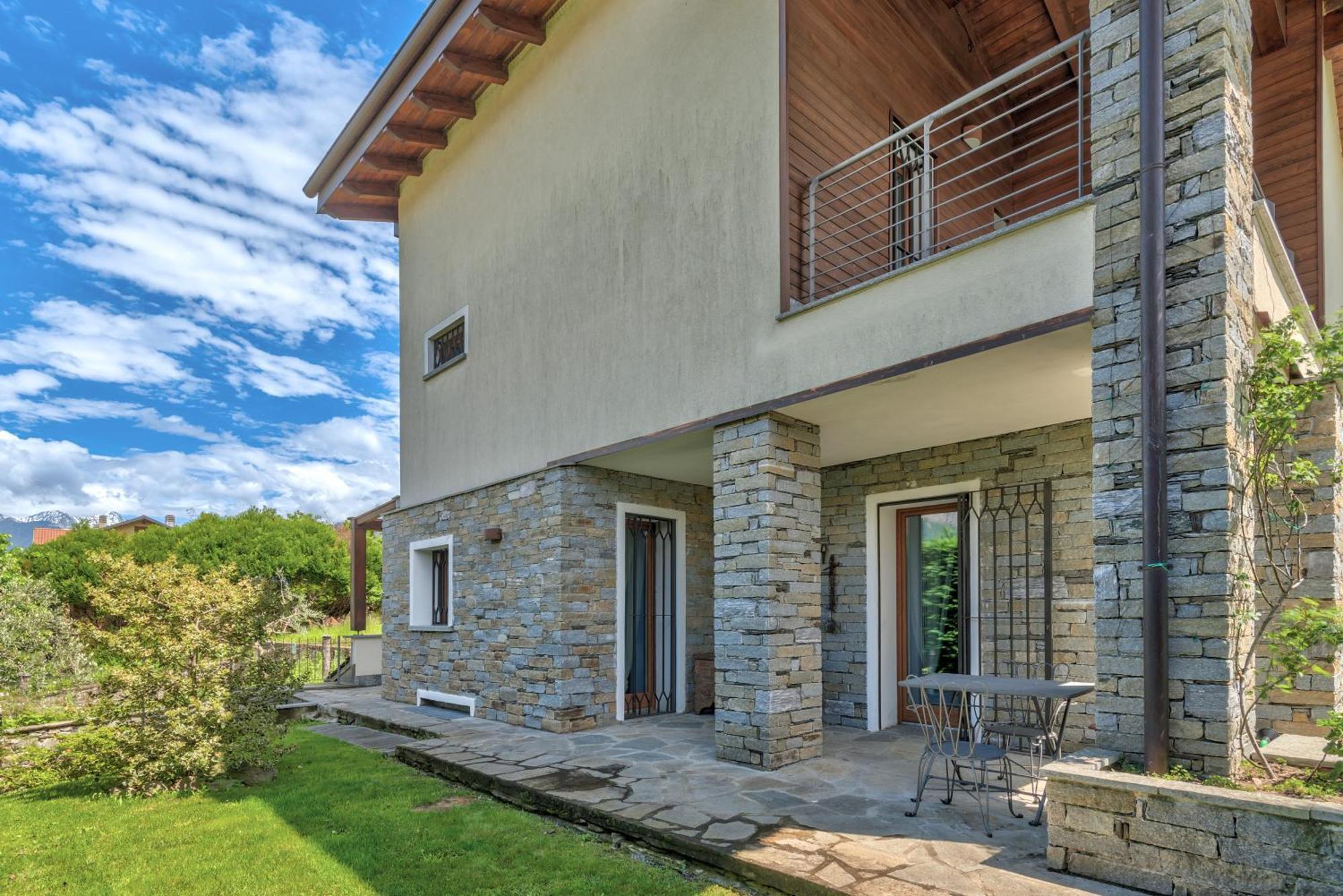 Villa La Corte With Amazing Pool And Garden Colico Exterior foto