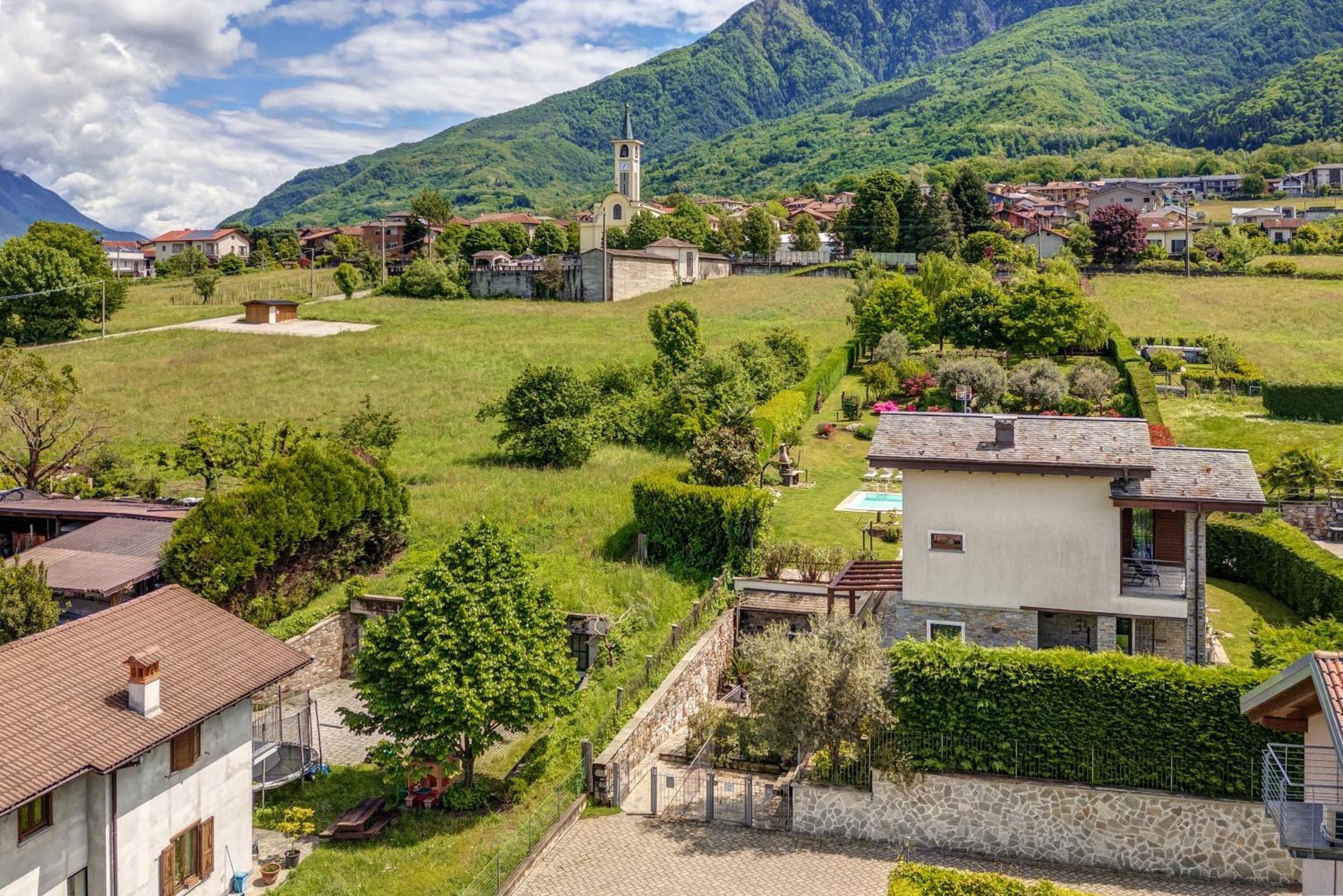 Villa La Corte With Amazing Pool And Garden Colico Exterior foto